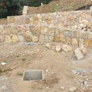 Mur en pierre frejus